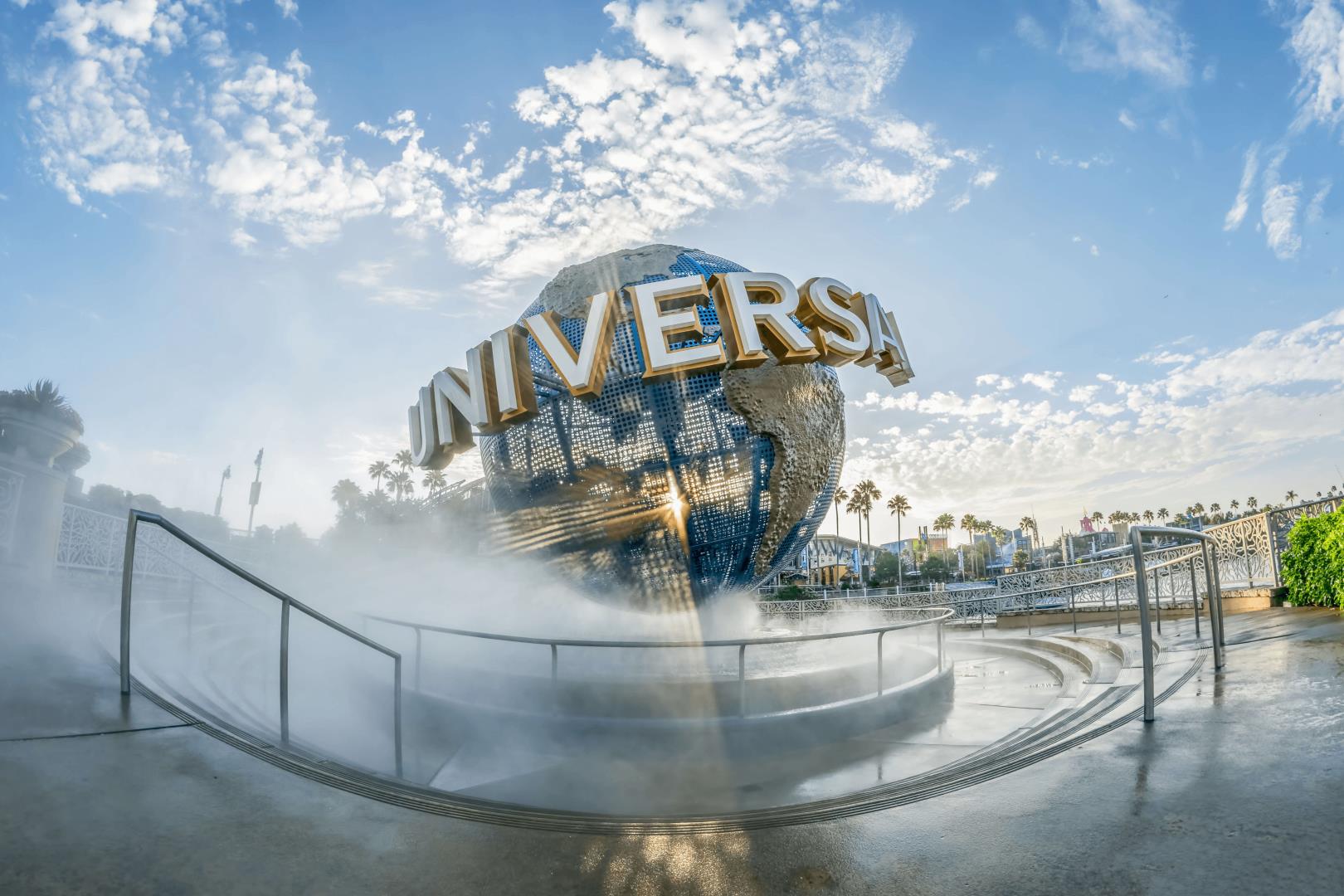 Universal Studios front entrance sign